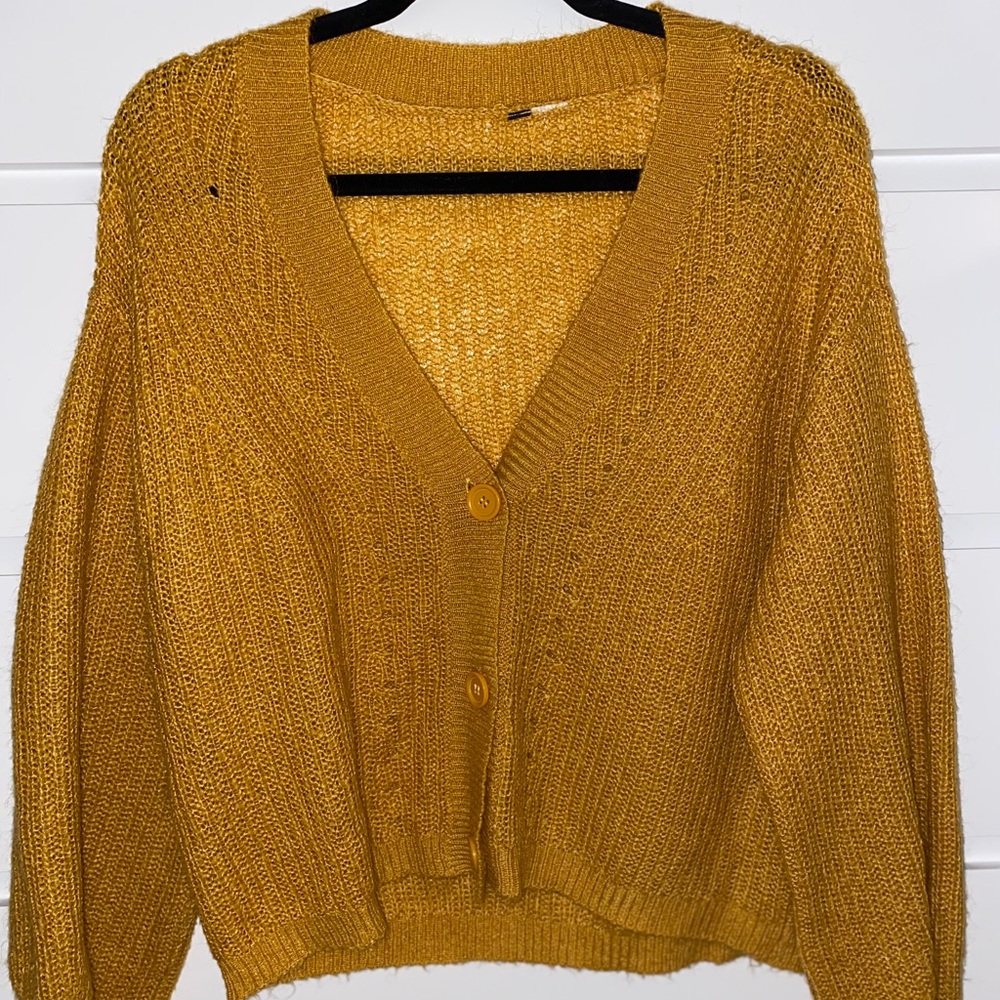 Sweater - Picture 1 of 2